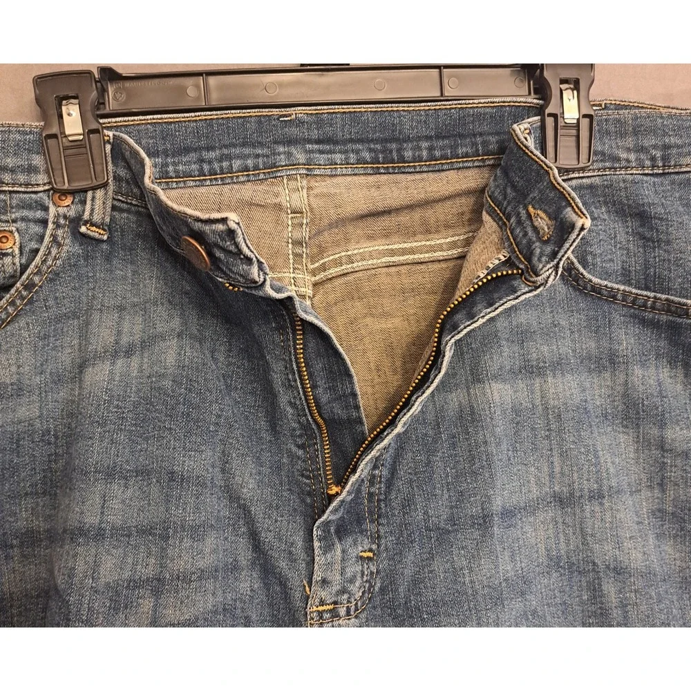 Wrangler Relaxed Fit Blue‎ Jean Shorts Men's Size 42